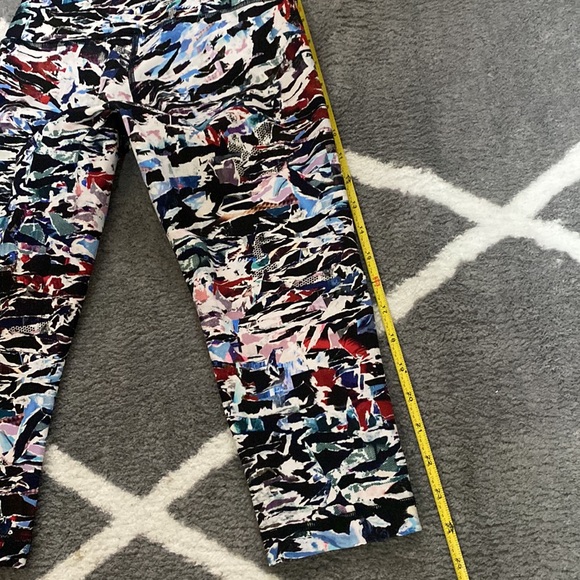 Lululemon size 4 perfect new condition with no tags leggings. - Picture 7 of 9